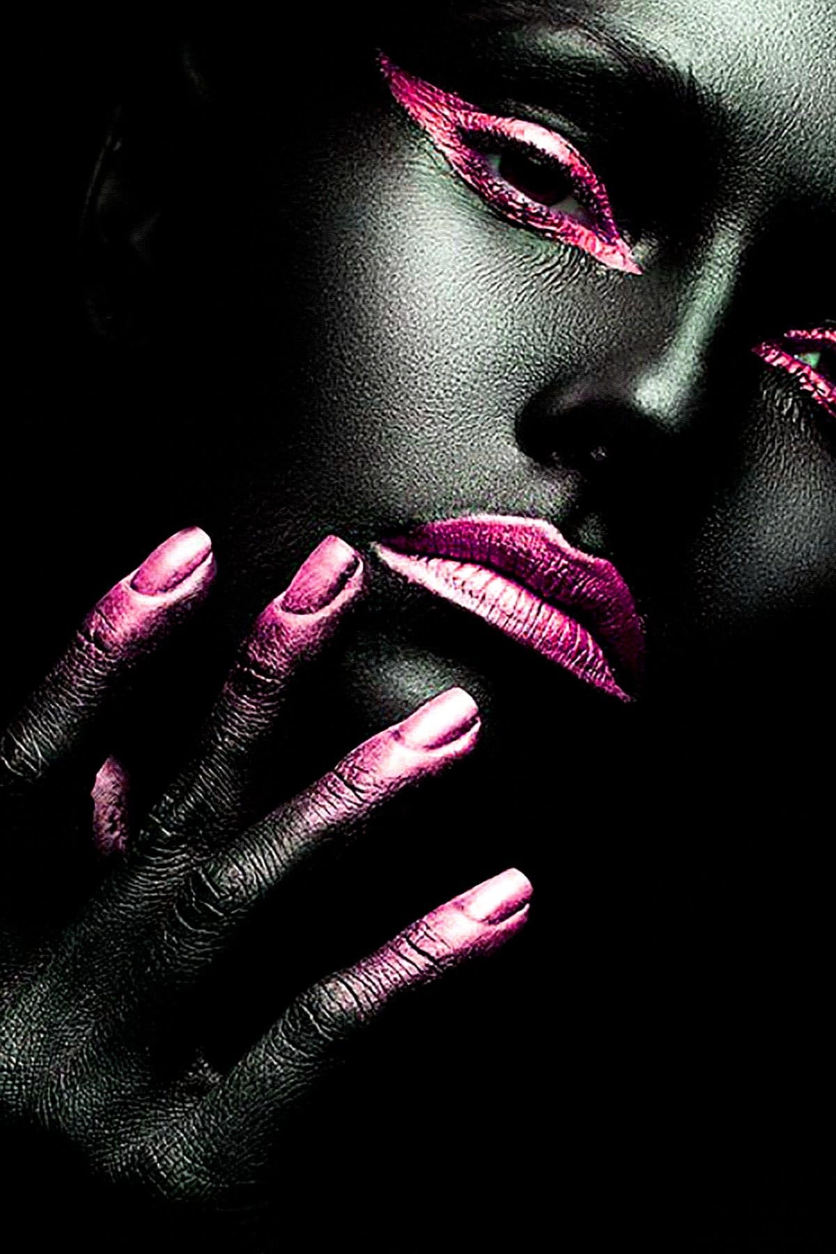 Noir pink woman